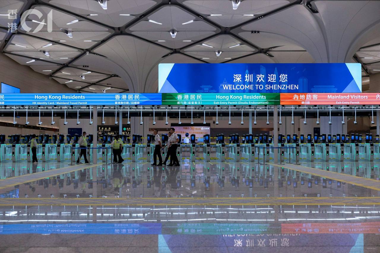 皇岗口岸今晨开通,实施“一地两检”及“合作查验、一次放行”新模式 图1 皇岗口岸今晨开通,实施“一地两检”及“合作查验、一次放行”新模式 图1